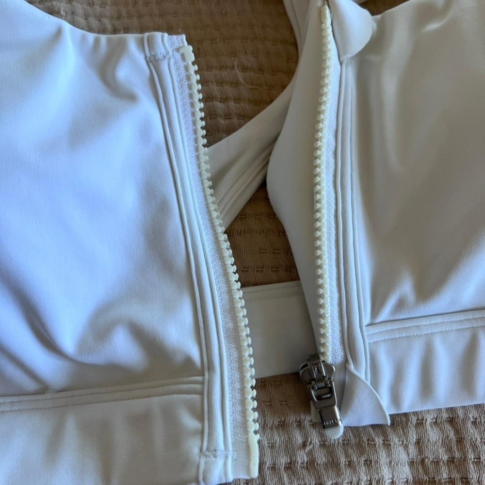 ATHLETA White Zip Front Sports Bra Racerback S/M Workout Fitness Women's - Picture 6 of 9